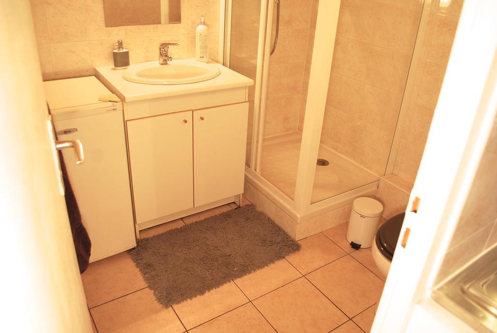 L'Appartement Du Parc Lione Esterno foto
